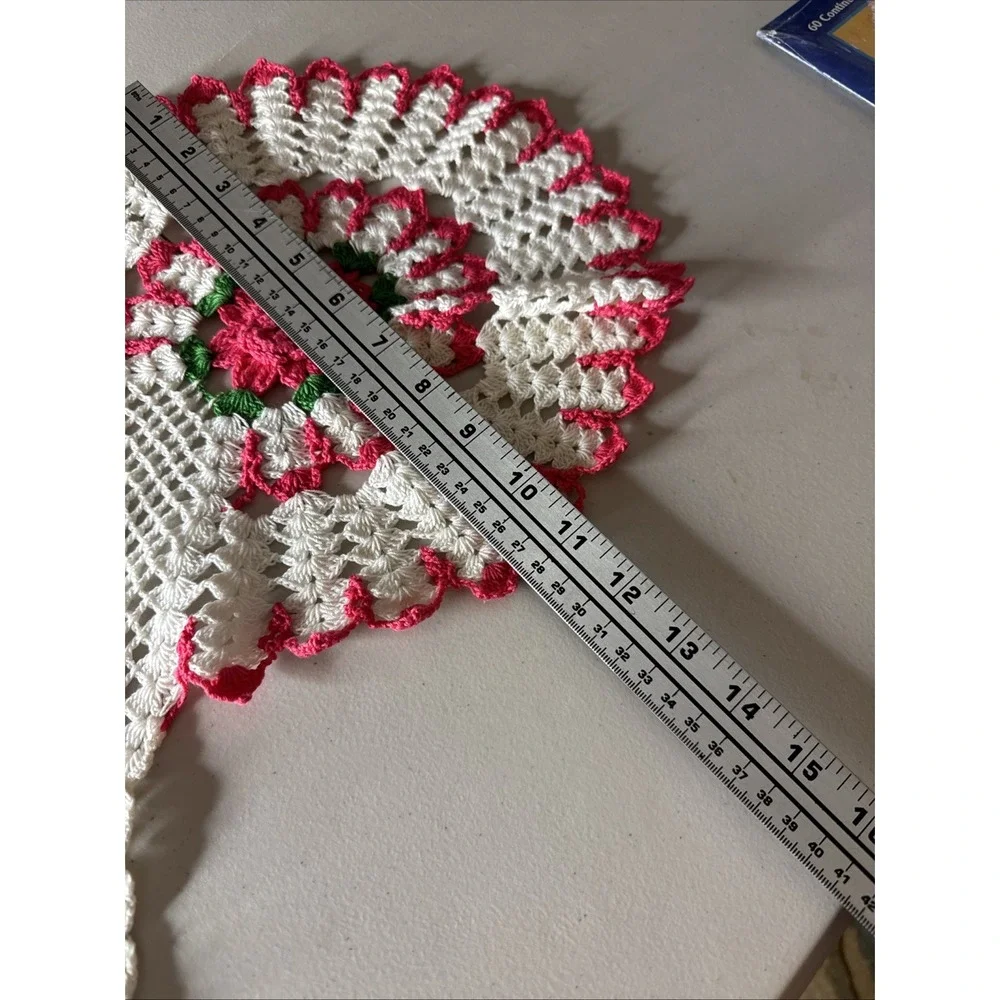 VINTAGE HAND-CROCHETED RED ROSE‎ TABLE RUNNER Cottage Core Grandma Chic